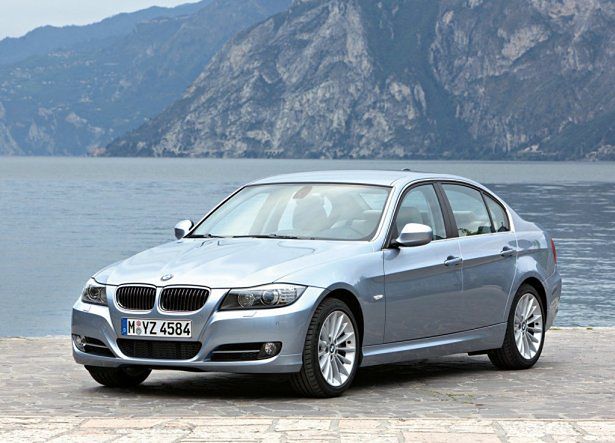 BMW Série 3 E90, E91, E92, E93 (2005-2013) – Boîte à fusibles