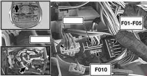 Vue des fusibles du compartiment moteur pour moteur BMW N52.