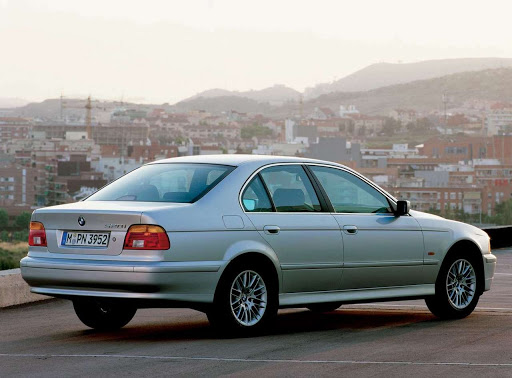 BMW 5 E39 (1996-2003) – batterie