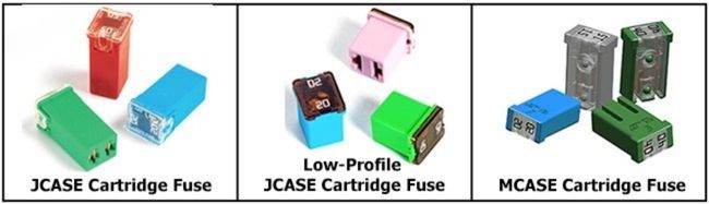 Gros plan sur des fusibles à cartouche pour circuits à courant élevé et pics de courant.