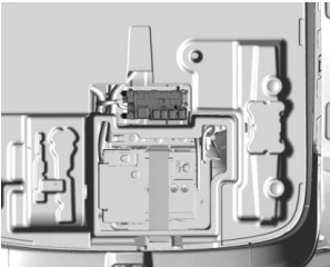 Emplacement de la boîte à fusibles arrière sous le plancher de chargement de la Chevrolet Volt.
