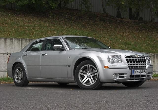 Chrysler 300C mk1 (2004-2010) – Spécifications des ampoules