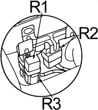 Premier support de relais dans le compartiment moteur des Honda Accord 1994-1997.