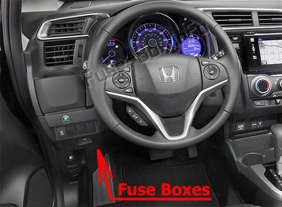 Emplacement de la boîte à fusibles sous le tableau de bord de la Honda Fit.