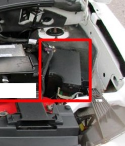 Boîte à fusibles du module de puissance intégré d'une Jeep Compass MK49 (2011-2017).