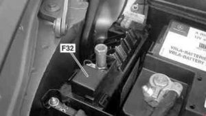 Boîte à fusibles interne de la Mercedes CL w216 (jusqu'à 2008).