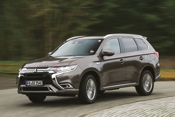 Mitsubishi Outlander PHEV (2012-2020) – boîte à fusibles