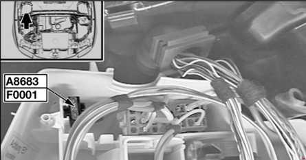 Fusibles du moteur N45 (116i) et capteur d'oxygène 2 après catalyseur.