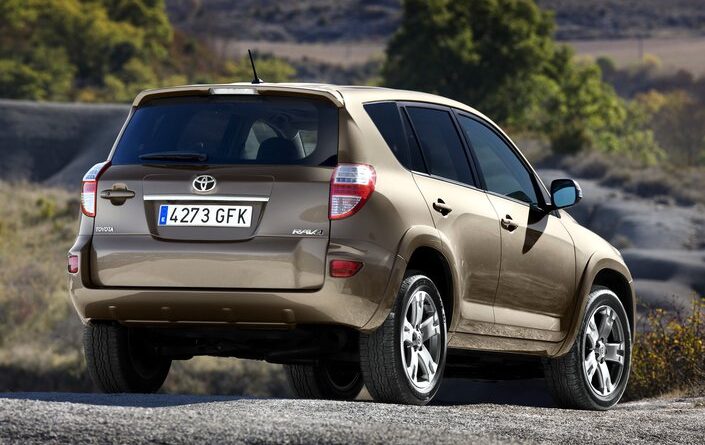 Toyota RAV 4 III (2005-2012) – batteries